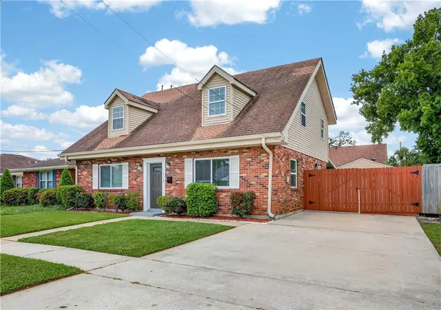Photo 2 of Single family home for sale at 4712 Lorino St, Metairie, LA 70006 | MLS# 2551875 | Listing updated on 2026-08-11