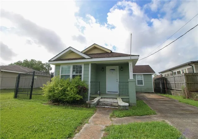 Photo 1 of Single family home for sale at 6225 Evelina St, Marrero, LA 70072 | MLS# 2552669 | Listing updated on 2026-08-25