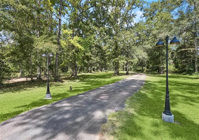 Photo 4 of Single family home for sale at 75578 River Rd, Covington, LA 70435 | MLS# 2551876 | Listing updated on 2026-08-17