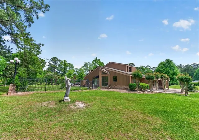 Photo 2 of Sale Pending at 28267 Stanga Ln, Ponchatoula, LA 70454 | MLS# 2550082 | Listing updated on 2026-08-14