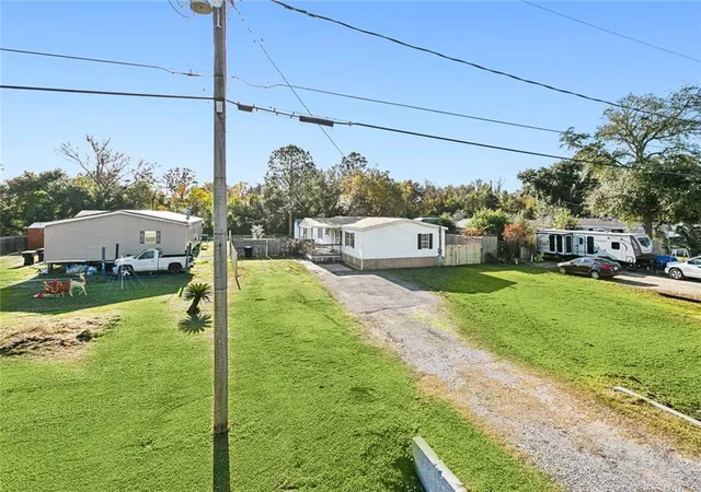 Photo 2 of Single family home for sale at 122 Forest Dr, Belle Chasse, LA 70037 | MLS# 2553414 | Listing updated on 2026-08-19
