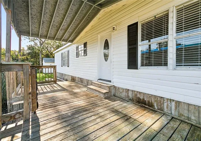 Photo 3 of Single family home for sale at 122 Forest Dr, Belle Chasse, LA 70037 | MLS# 2553414 | Listing updated on 2026-08-19