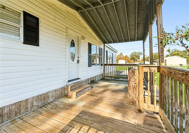 Photo 4 of Single family home for sale at 122 Forest Dr, Belle Chasse, LA 70037 | MLS# 2553414 | Listing updated on 2026-08-19