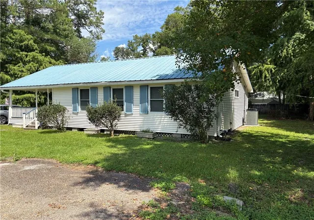 Photo 1 of Sale Pending at 1732 Barbara Dr, Slidell, LA 70460 | MLS# 2553622 | Listing updated on 2026-08-13