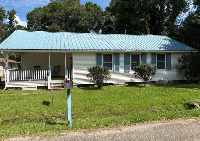 Photo 2 of Sale Pending at 1732 Barbara Dr, Slidell, LA 70460 | MLS# 2553622 | Listing updated on 2026-08-13