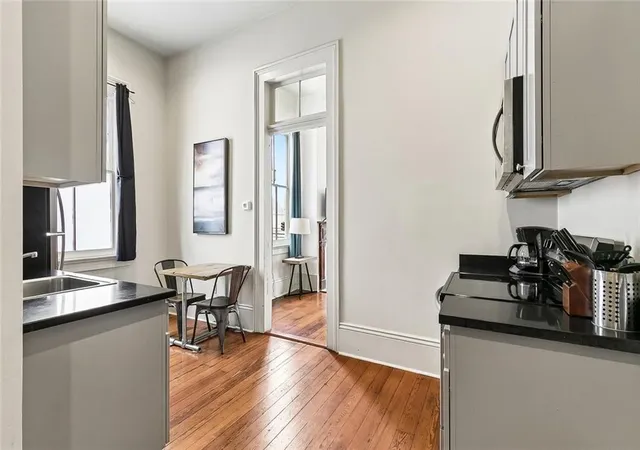 Listing Photo 5 - Condo for sale in building located at 1426 Carondelet St, New Orleans, LA 70130