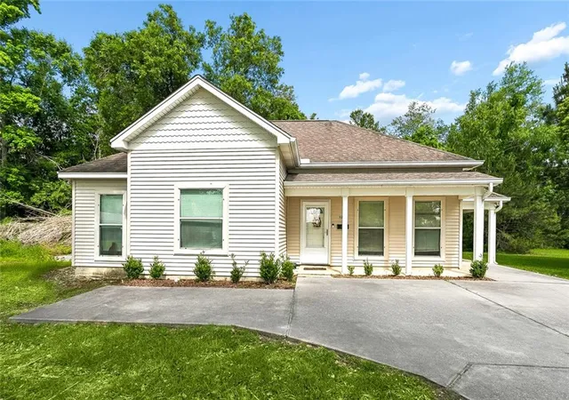 Photo 1 of Single family home for sale at 1280 S Walnut St, Slidell, LA 70460 | MLS# 2554842 | Listing updated on 2026-08-09