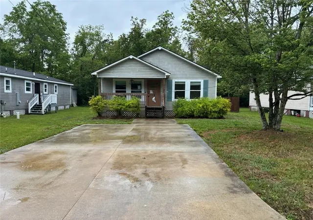 Photo 1 of Single family home for sale at 26202 E Beech St, Lacombe, LA 70445 | MLS# 2554771 | Listing updated on 2026-08-17