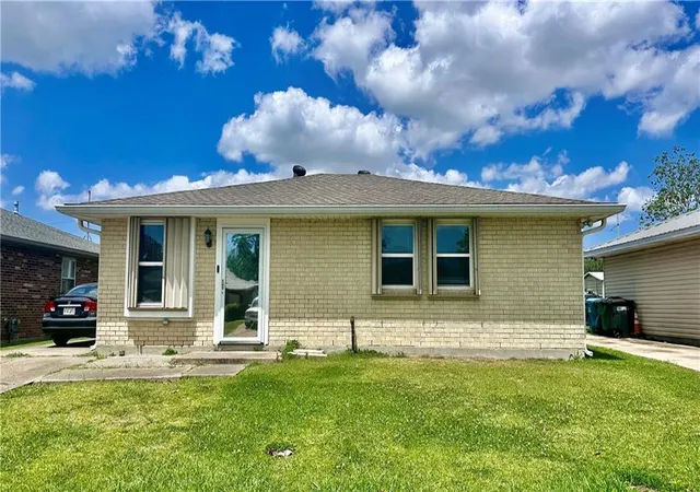 Photo 1 of Single family home for sale at 2736 Isabelle Dr, Marrero, LA 70072 | MLS# 2554859 | Listing updated on 2026-08-12