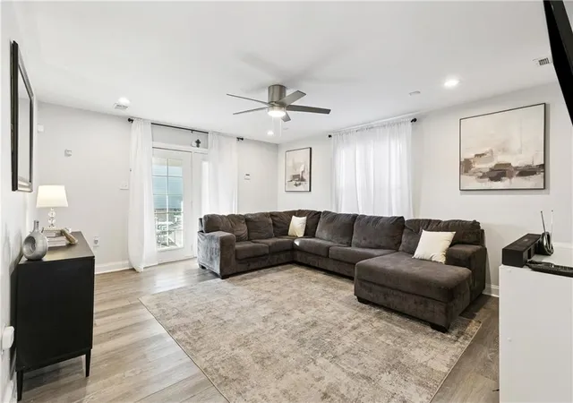 Photo 3 of Single family home for sale at 5160 Metropolitan St, New Orleans, LA 70126 | MLS# 2555225 | Listing updated on 2026-08-24