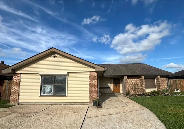 Photo 1 of Single family home for sale at 1605 Armagh Dr, Marrero, LA 70072 | MLS# 2549348 | Listing updated on 2026-08-14