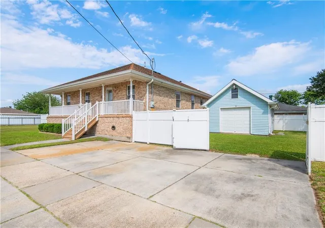 3rd image of 3409 Volpe Dr, Chalmette, LA 70043 | MLS# 2555262