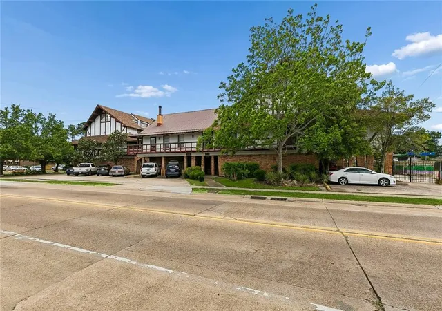 Photo 1 of Condo for sale at 2305 Cleary Ave #218, Metairie, LA 70001 | MLS# 2553787 | Listing updated on 2026-08-19