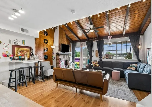 Photo 2 of Condo for sale at 2305 Cleary Ave #218, Metairie, LA 70001 | MLS# 2553787 | Listing updated on 2026-08-19