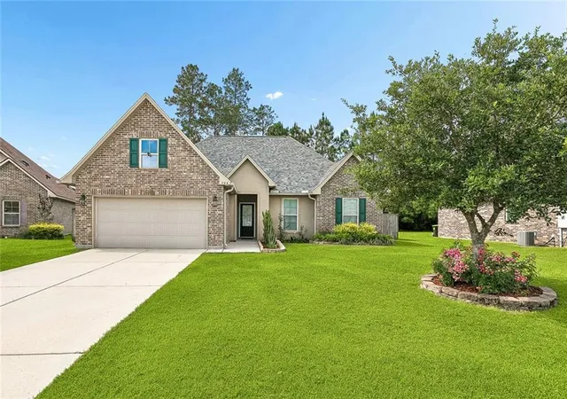 Photo 1 of Single family home for sale at 728 Fairfield Loop, Slidell, LA 70458 | MLS# 2555572 | Listing updated on 2026-08-22