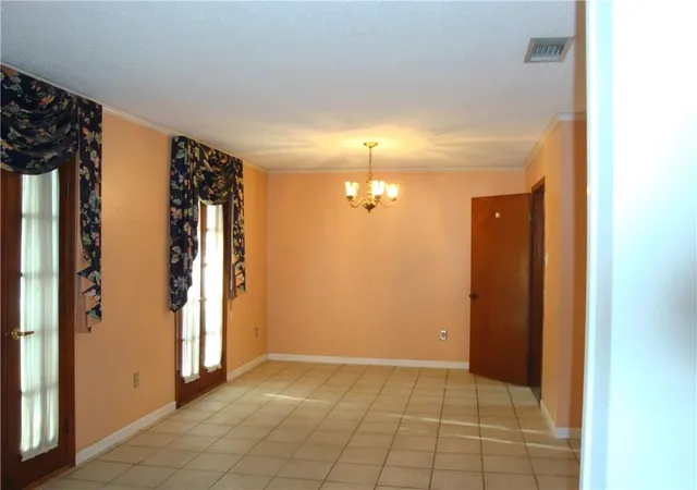 Photo 3 of Single family home for sale at 954 Oak Ave, Harahan, LA 70123 | MLS# 2555826 | Listing updated on 2026-08-10