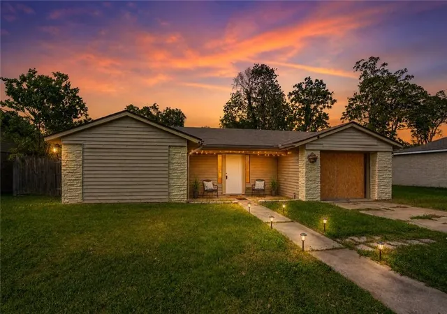 Photo 1 of Single family home for sale at 916 Melanie Dr, Sulphur, LA 70663 | MLS# 2556080 | Listing updated on 2026-08-07