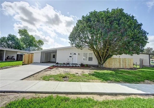 Photo 1 of Single family home for sale at 405 Bruce Ave, Terrytown, LA 70056 | MLS# 2556139 | Listing updated on 2026-08-13