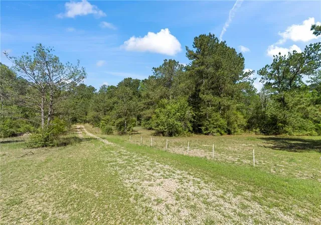 Photo 3 of Sale Pending at 28481 Highway 25, Franklinton, LA 70438 | MLS# 2555775 | Listing updated on 2026-08-14