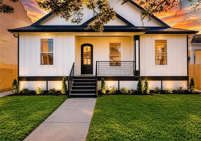Photo 1 of Single family home for sale at 1342 Granada Dr, New Orleans, LA 70122 | MLS# 2556763 | Listing updated on 2026-08-24
