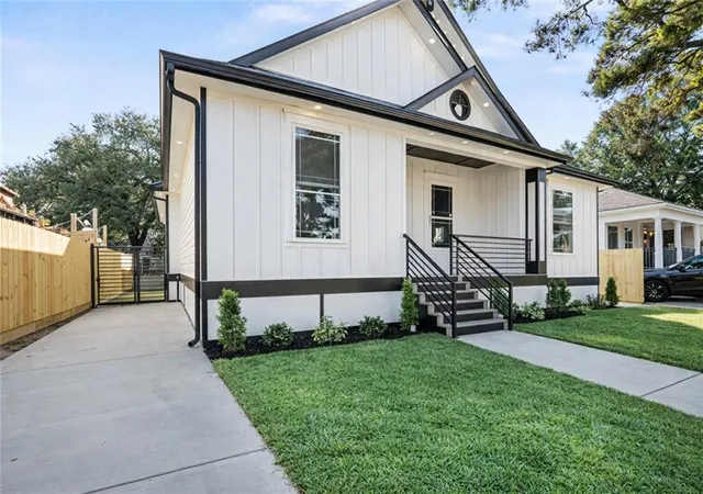 Photo 2 of Single family home for sale at 1342 Granada Dr, New Orleans, LA 70122 | MLS# 2556763 | Listing updated on 2026-08-24