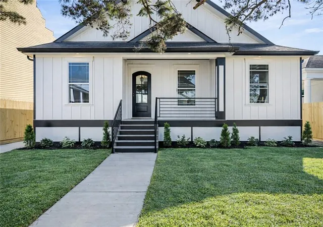 Photo 3 of Single family home for sale at 1342 Granada Dr, New Orleans, LA 70122 | MLS# 2556763 | Listing updated on 2026-08-24