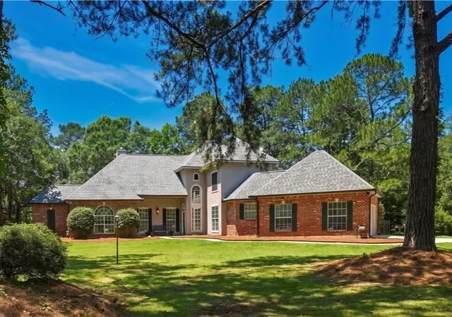 2nd image of 209 Reiher Rd, Mandeville, LA 70471 | MLS# 2555340