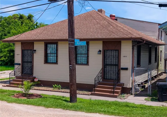 Listing Photo 4 - Condo for sale in building located at 1811 13 Aubry St, New Orleans, LA 70116