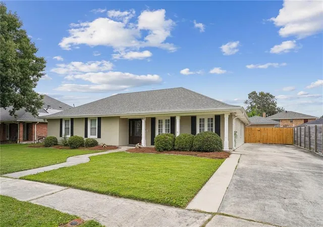 1st image of 10 Glacier St, Kenner, LA 70065 | MLS# 2556770