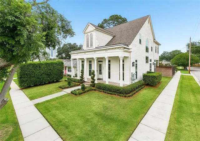 Photo 2 of Single family home for sale at 1801 Ridgelake Dr, Metairie, LA 70001 | MLS# 2557393 | Listing updated on 2026-08-10