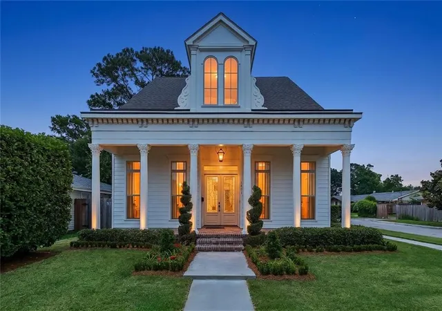 Photo 3 of Single family home for sale at 1801 Ridgelake Dr, Metairie, LA 70001 | MLS# 2557393 | Listing updated on 2026-08-10