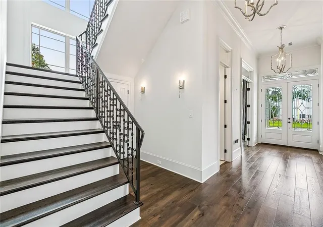 Photo 4 of Single family home for sale at 1801 Ridgelake Dr, Metairie, LA 70001 | MLS# 2557393 | Listing updated on 2026-08-10