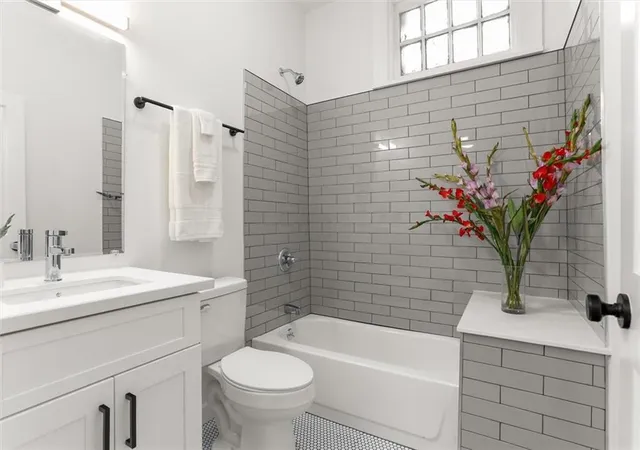 Listing Photo 5 - Condo for sale in building located at 8537 39 Apricot St, New Orleans, LA 70118