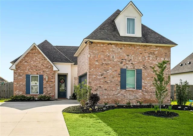 Photo 2 of Single family home for sale at 1517 Audubon Pkwy, Madisonville, LA 70447 | MLS# 2557594 | Listing updated on 2026-08-06