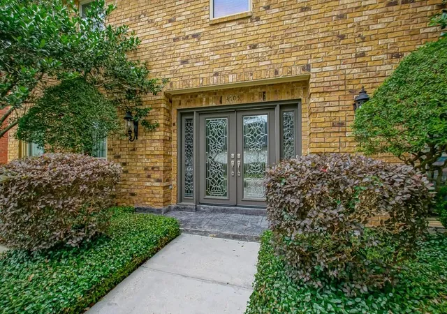 Photo 2 of Single family home for sale at 4705 Marseilles Pl, Metairie, LA 70002 | MLS# 2557610 | Listing updated on 2026-08-22