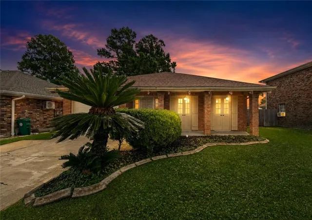 2nd image of 4144 Bordeaux Dr, Kenner, LA 70065 | MLS# 2557340