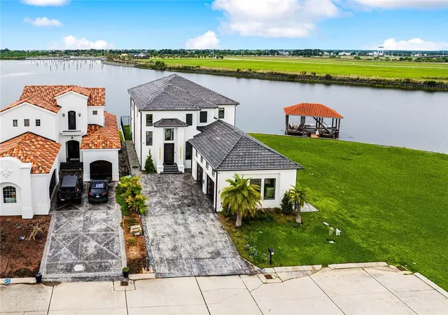 Photo 3 of Single family home for sale at 3073 Marina Villa N, Slidell, LA 70461 | MLS# 2557785 | Listing updated on 2026-08-19