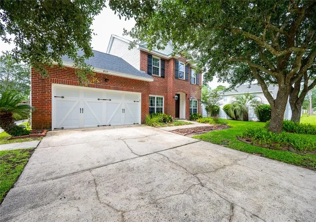 Photo 2 of Sale Pending at 1015 Sterling Oaks Blvd, Slidell, LA 70461 | MLS# 2558343 | Listing updated on 2026-08-18