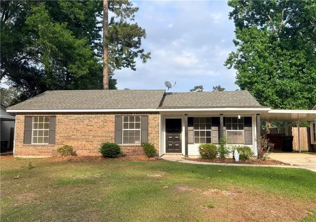 Photo 1 of Single family home for sale at 320 Forest Loop, Mandeville, LA 70471 | MLS# 2558272 | Listing updated on 2026-08-06