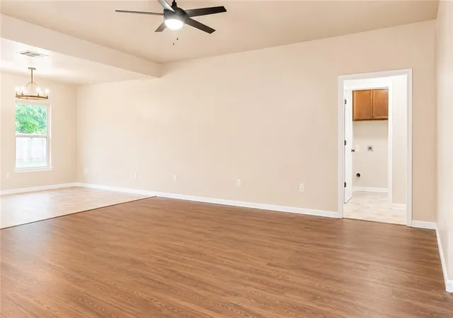 Photo 3 of Single family home for sale at 42101 Jasper Ln, Ponchatoula, LA 70454 | MLS# 2558503 | Listing updated on 2026-08-11