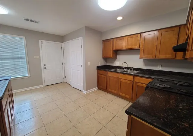 Listing Photo 4 - Condo for sale in building located at 3820-3822 Juno Dr, Chalmette, LA 70043