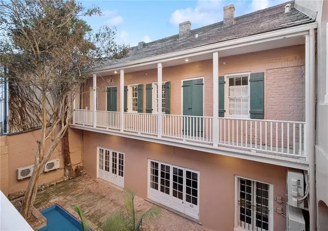 2nd image of 524 Governor Nicholls St, New Orleans, LA 70116