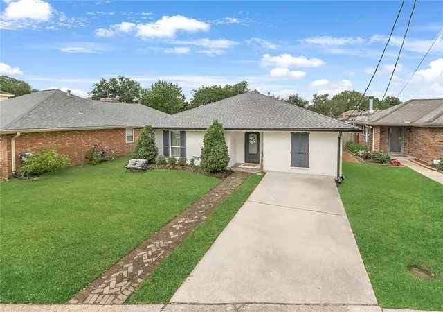 Photo 2 of Single family home for sale at 5032 Wilson Dr, Metairie, LA 70003 | MLS# 2556747 | Listing updated on 2026-08-17