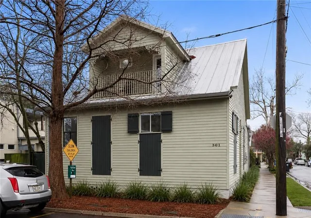 Photo 3 of Single family home for sale at 301 Burdette St, New Orleans, LA 70118 | MLS# 2558900 | Listing updated on 2026-08-18