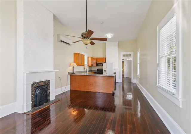 Listing Photo 4 - Condo for sale in building located at 527 S Galvez St, New Orleans, LA 70119