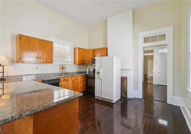 Listing Photo 5 - Condo for sale in building located at 527 S Galvez St, New Orleans, LA 70119