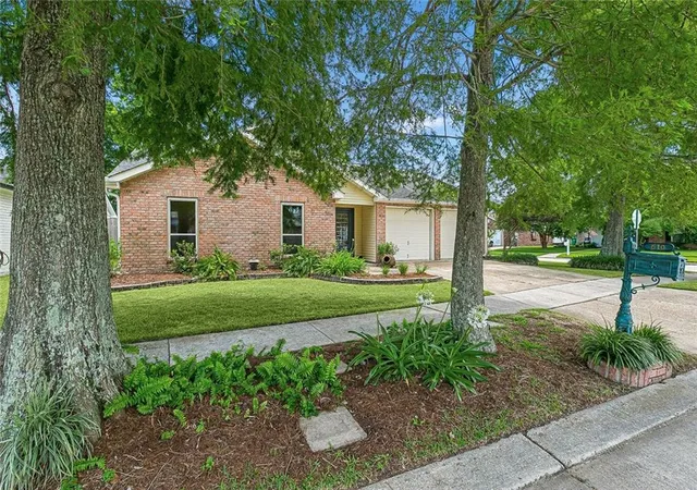 Photo 2 of Single family home for sale at 610 Longview Dr, Destrehan, LA 70047 | MLS# 2559068 | Listing updated on 2026-08-07