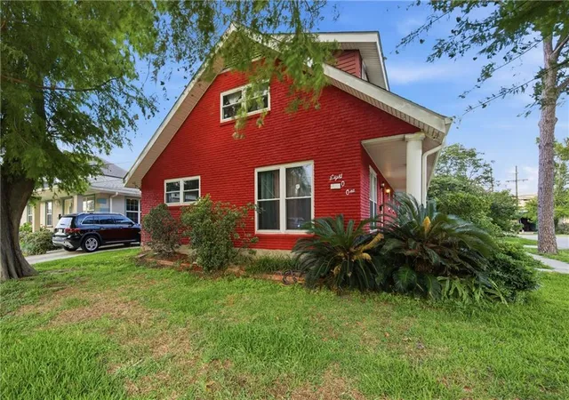 Photo 2 of Single family home for sale at 801 Rosa Ave, Metairie, LA 70005 | MLS# 2559054 | Listing updated on 2026-08-14