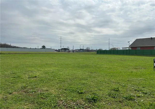 Photo 1 of Land for sale at 40731,40732,40733 Lake Forest Blvd, New Orleans, LA 70126 | MLS# 2559129 | Listing updated on 2026-08-06