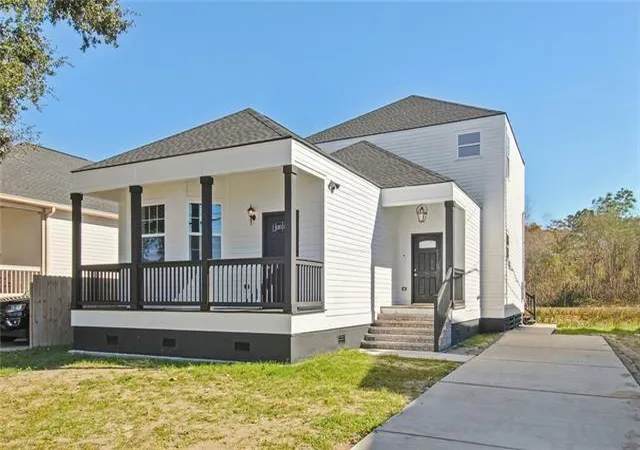 1st image of 424 Cougar Dr, Arabi, LA 70032 | MLS# 2559396
